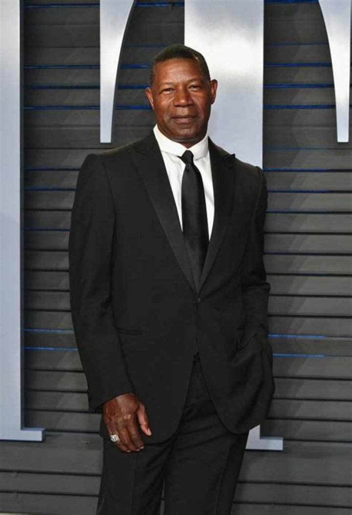 Dennis Haysbert Height