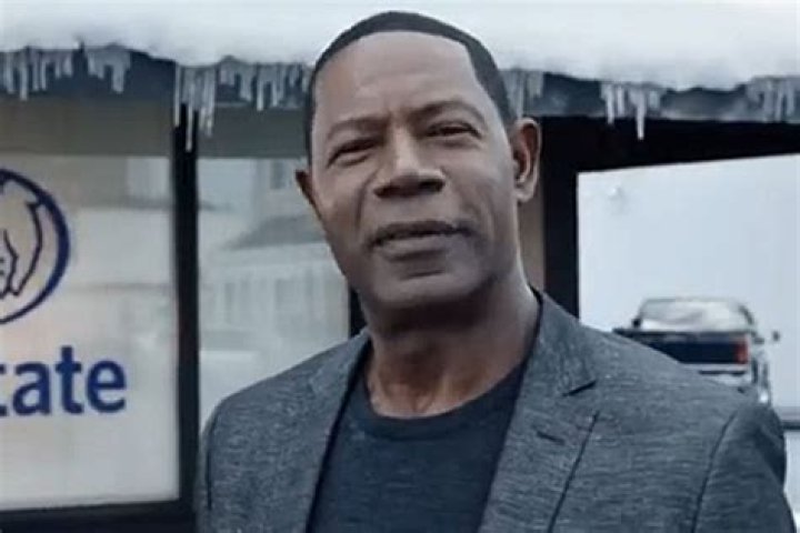 Dennis Haysbert in Incorporated (TV Series 2016 ) on IMDb Movies, TV