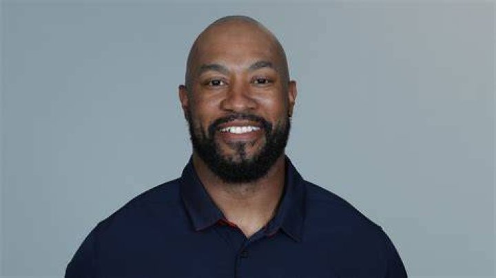 Deron Mayo Patriots Strength & Conditioning Coach r/Patriots