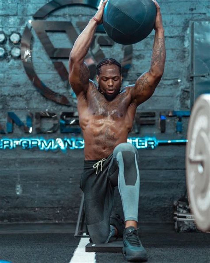 Derrick Henry Weight And Height