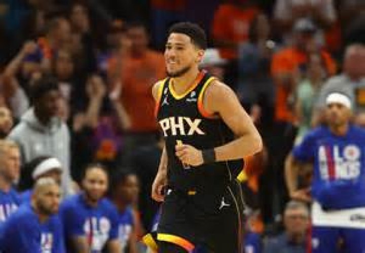 Devin Booker / Devin Booker Girlfriend Suns Star S Dating History