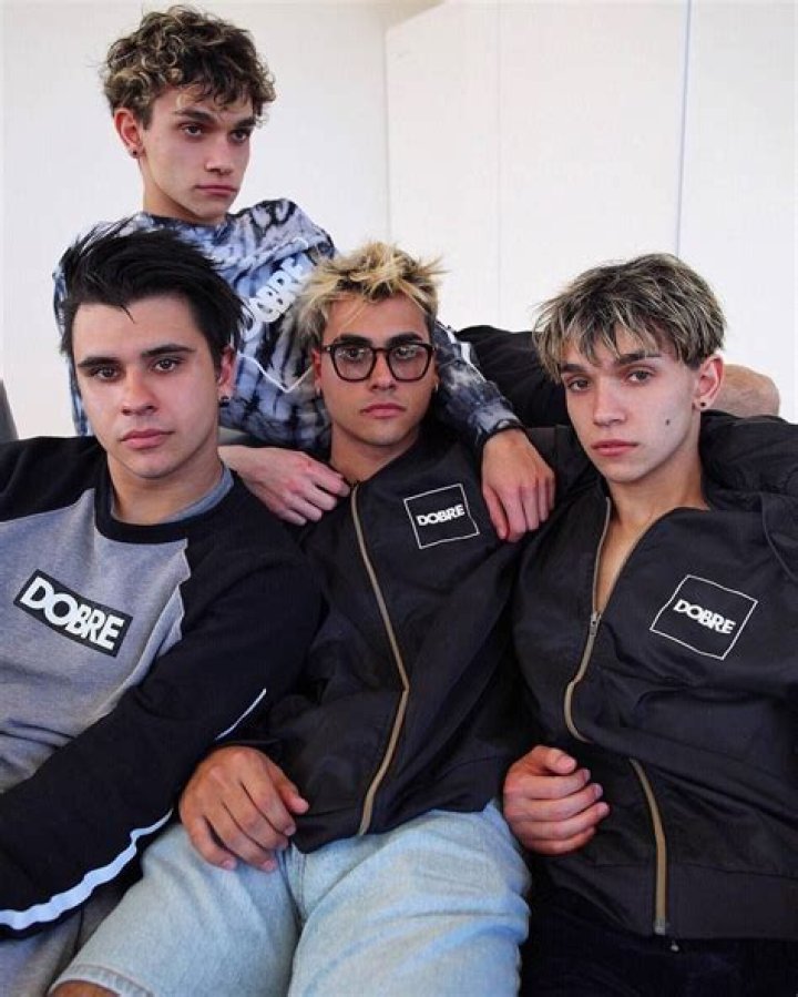 Dobre brothers Young celebrities, The dobre twins, Twin brothers