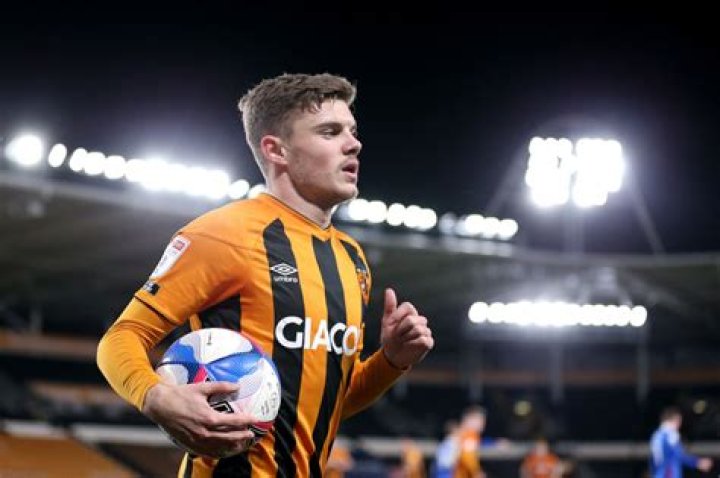 Does Regan Slater have Sheffield United future as Hull reportedly seek