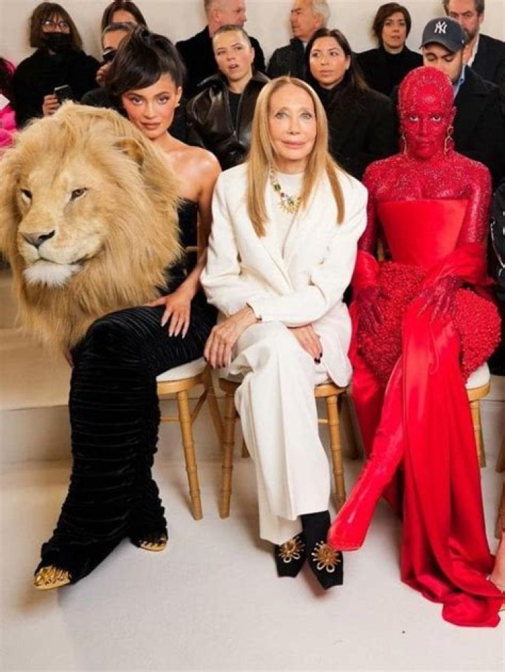 Doja Cat and Kylie Jenner Go Wild to Paris Fashion Week&rsquo;s Schiaparelli Show