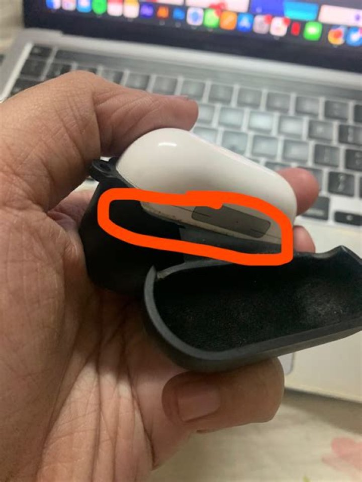 DoorDash Customer Finds AirPods Stuck to ChickfilA Cup