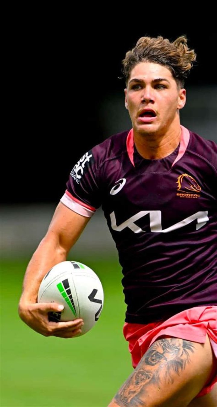 Download Reece Walsh Wallpaper