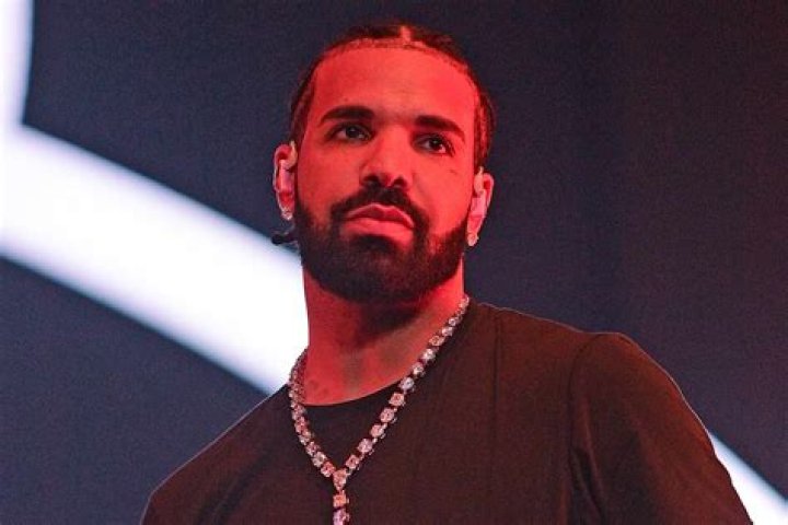 Drake Says He's Ready for Eminem's Diss Track "I Got Something For Him