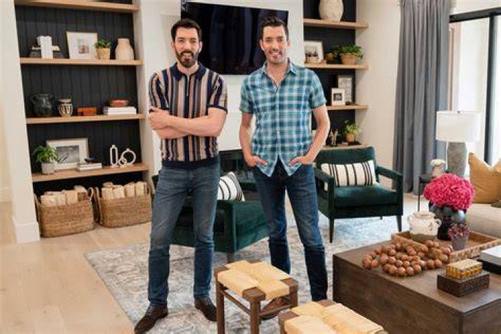 Drew Scott Lifestyle 2021 ★ Wife, Family, Career, Net worth, Car