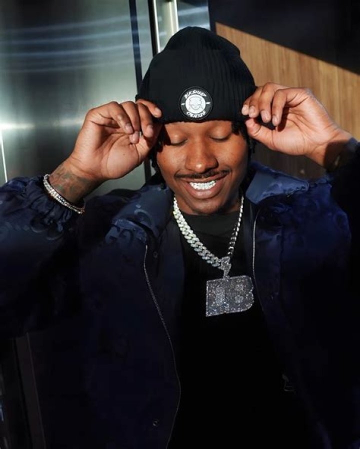 Duke Dennis (dukedennis) Snapchat Stories, Spotlight & Lenses