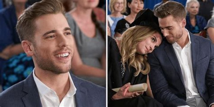 Dustin Milligan 90210 USA Wiki Fandom