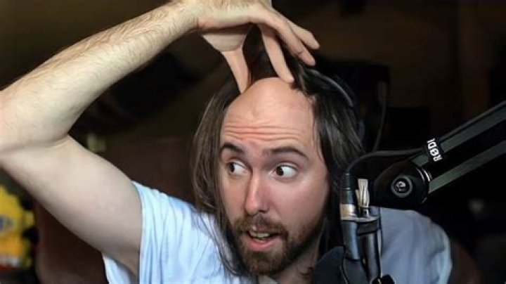 El conocido streamer Asmongold la l&iacute;a al afirmar que si eres gordo y