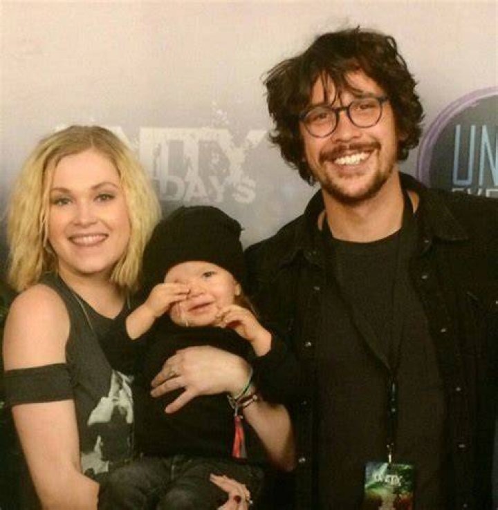 Eliza Taylor and Bob Morley's Love Story The Celebrity