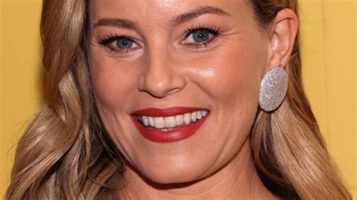 Elizabeth Banks Talks About Her 27Year Relationship To Husband Max Handelman Amaznews