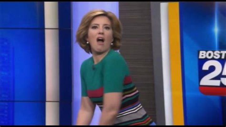 Elizabeth Hopkins dancing WFXT Boston 25 (4272021) YouTube