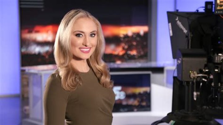 Elizabeth Hopkins FOX25 Boston r/hot_reporters