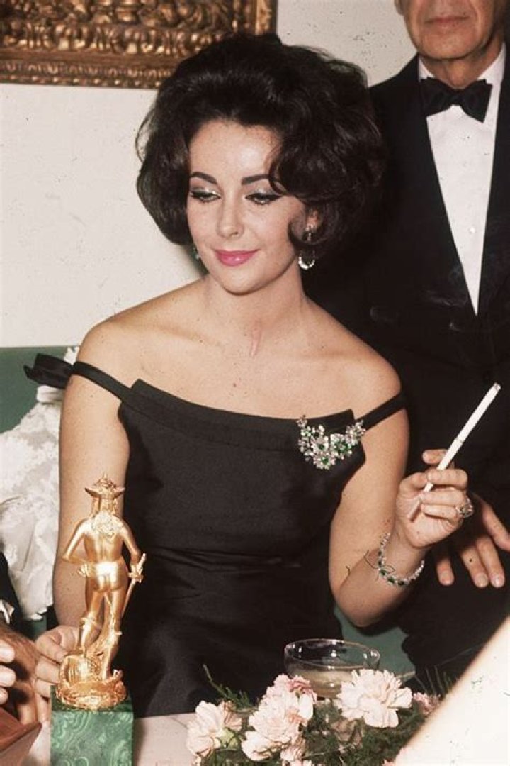 Elizabeth Taylor with her tracheotomy scar still the star of stars