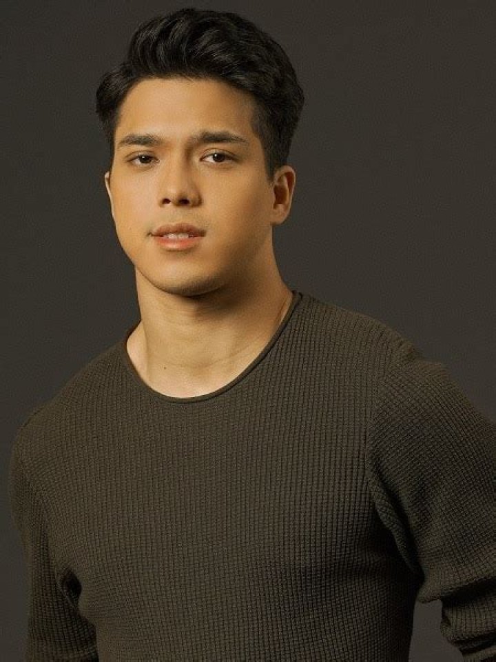 Elmo Magalona StarMagic