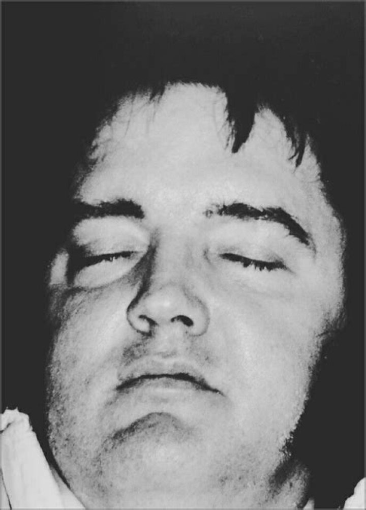 Elvis asleep Elvis presley music, Elvis presley pictures, Elvis