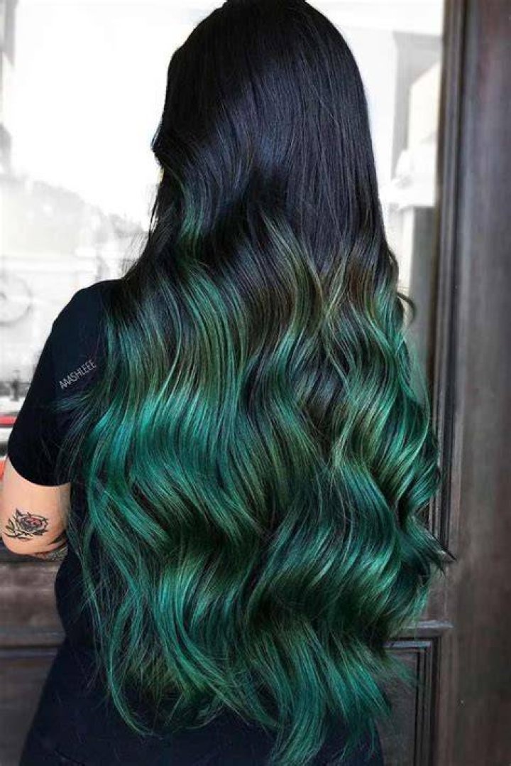 Emerald green ombr&eacute; hair greenombrehair Dark green hair, Green hair