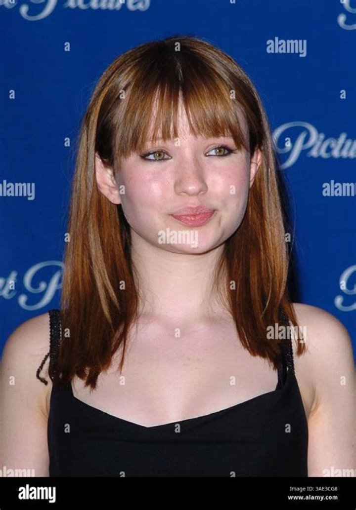 Emily Browning Photo Emily Browning Dior Homme Front Row Paris