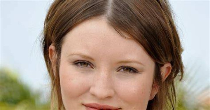 Emily Browning summary Film Actresses