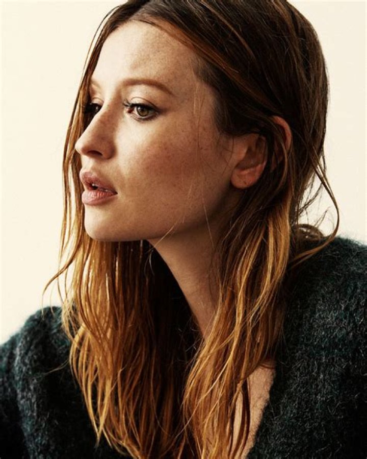 Emily Browning Women Trends Style