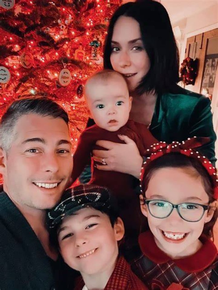 Emma Hewitt Marriage, Husband, Kids, Affairs, Lifestyle & Net Worth