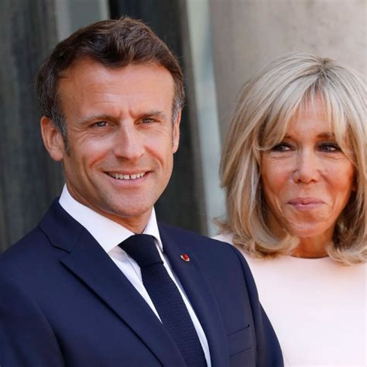 Emmanuel Macron Wiki, Wife, Age, Height, Education, Net Worth and