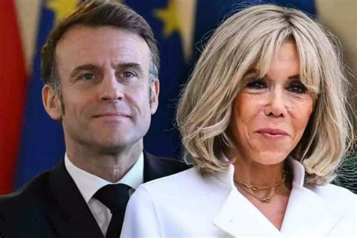 Emmanuel Macron&rsquo;s Chest Hair Brings Thirst to the French Election