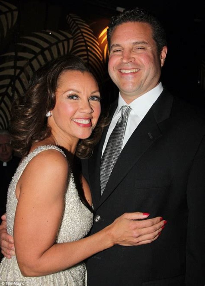 Engaged! Vanessa Williams announces she said yes to Jim Skrip's