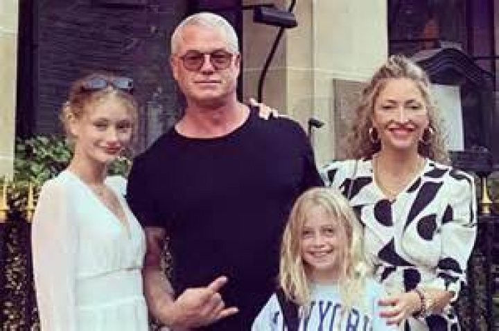 ERIC AND WIFE SHOW OFF BABY BUMP