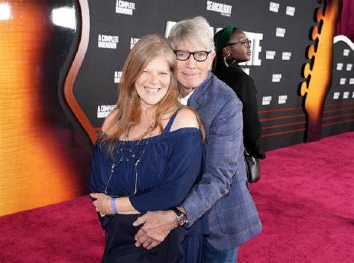 Eric Roberts Says He&rsquo;d Love to Work With Sister Julia Roberts on a Film