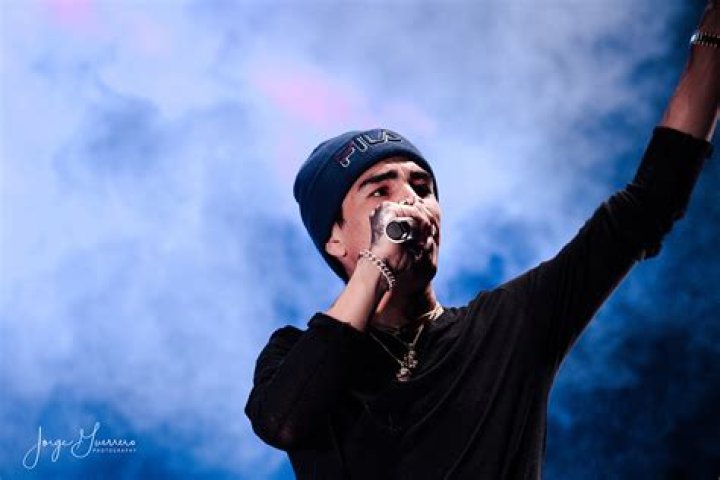 Erick Aragon (Grupo Codiciado) on Behance