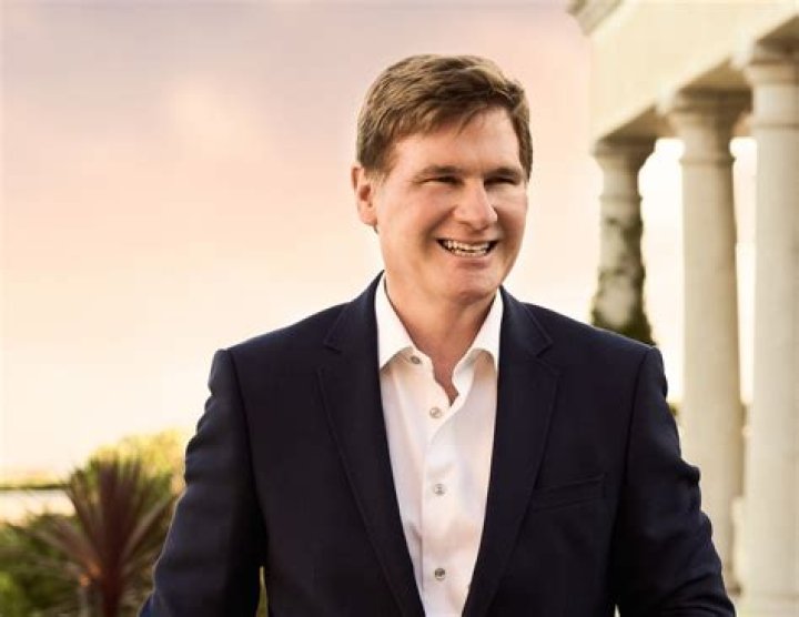 Ernie Carswell Net Worth 2024 Career, Wife, Age, Height and Others