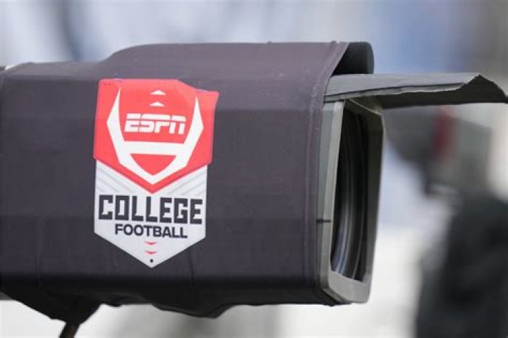 ESPN Apologizes For AIring Woman Flashing On Bourbon Street