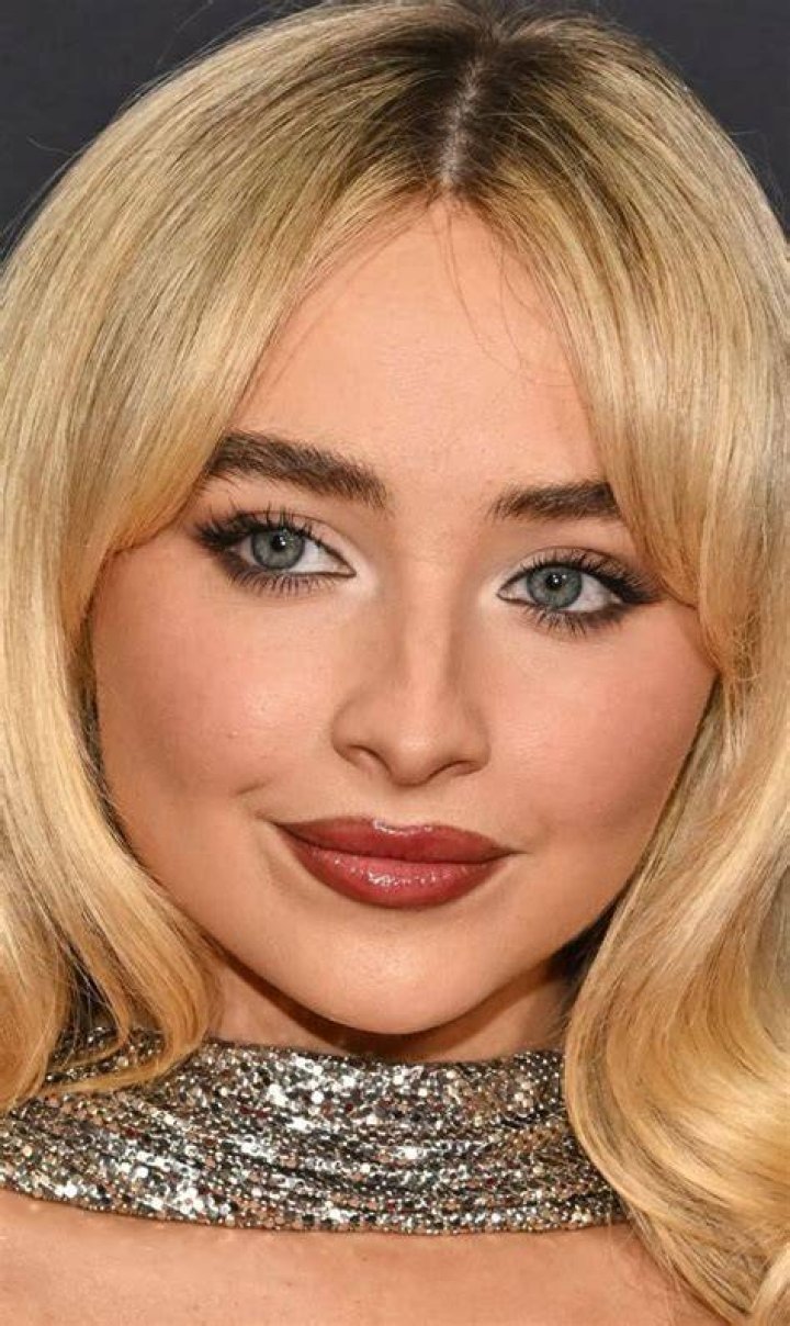 Estilo Sabrina Carpenter, Sabrina Carpenter Outfits, Hair Inspo, Hair