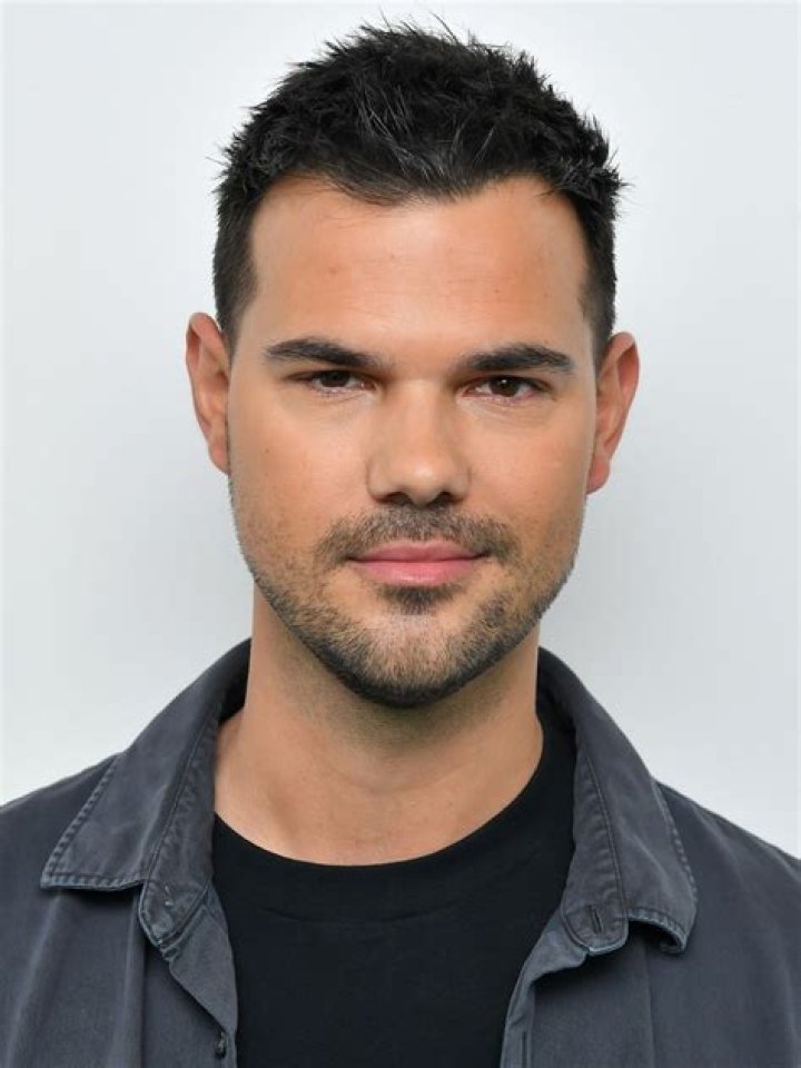Eugene Santoscoy Bio, Wiki, wiek, rodzina, żona, c&oacute;rka i wartość netto