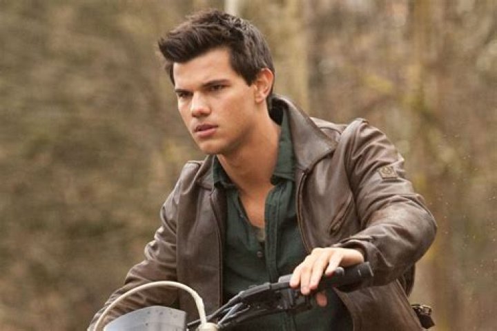 Exploring The World Of Películas De Taylor Lautner En Netflix