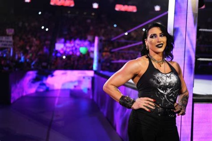 ExWWE wrestler Paige says uncle Jules Bevis died in brother's arms at