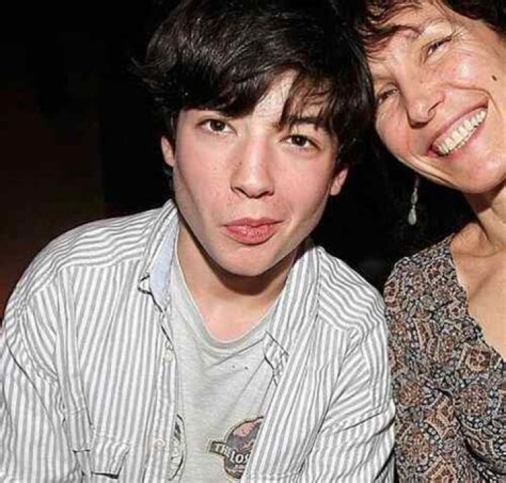 Ezra Miller Wife, Age, Family, Biography, Net Worth (2024)