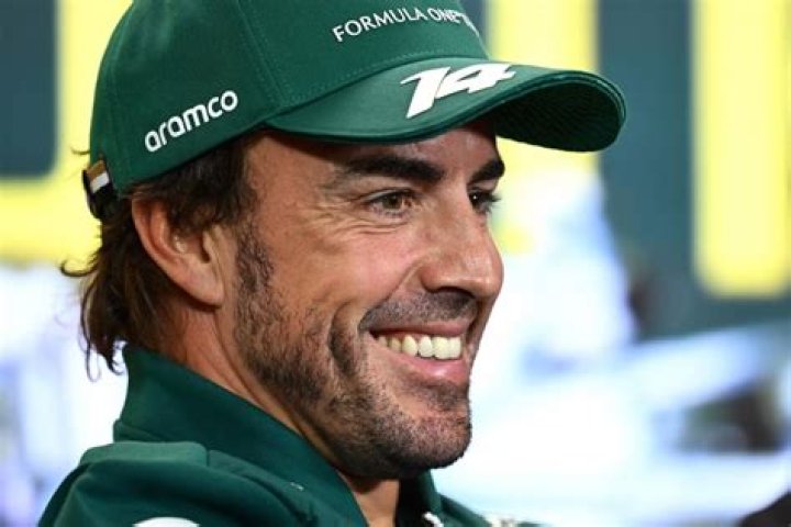 Fernando Alonso anuncia la ruptura con su novia, Andrea Schlager Marca