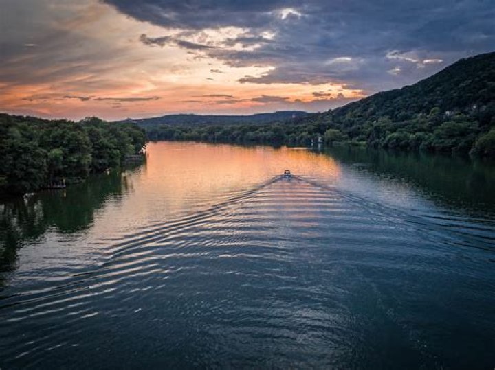 FileAustin Texas Lake Front.jpg Wikimedia Commons
