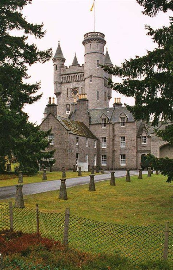 FileBalmoral Castle.jpg Wikimedia Commons