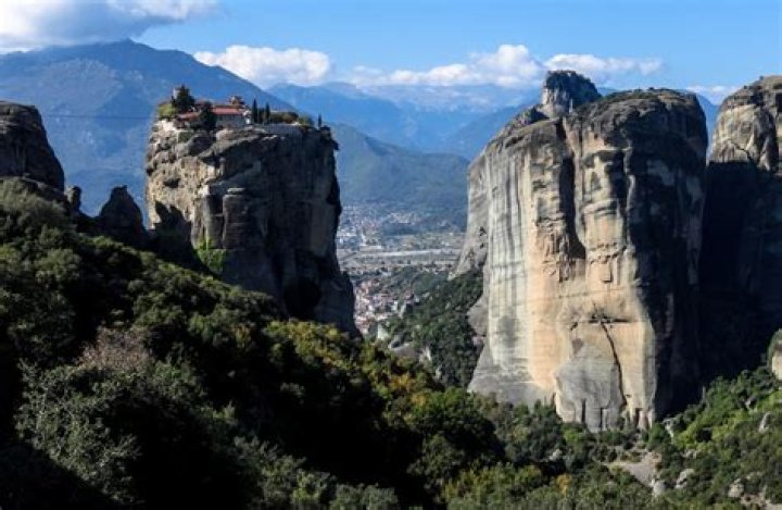 FileGreece meteora monasteries.JPG Wikipedia, the free encyclopedia