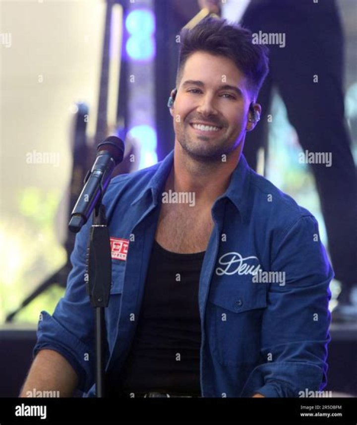 FileJames Maslow BTR Paparazzo.jpg Wikimedia Commons