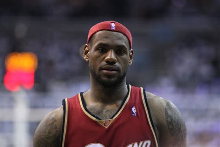 FileLeBron James 11092.jpg Wikipedia, the free encyclopedia