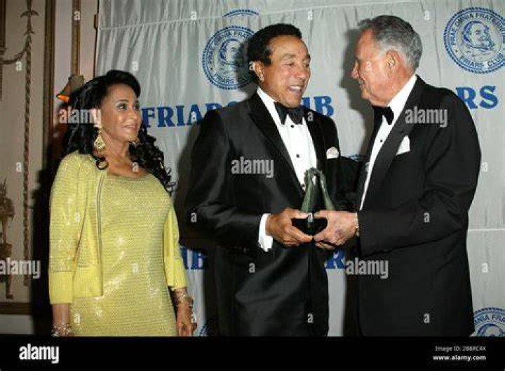 Frances Gladney (Smokey Robinson's Wife) Bio, Age, Height, Weight