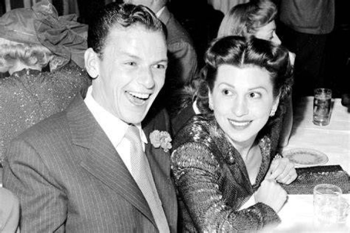 Frank and Nancy Sinatra and children Nancy sinatra, Frank sinatra