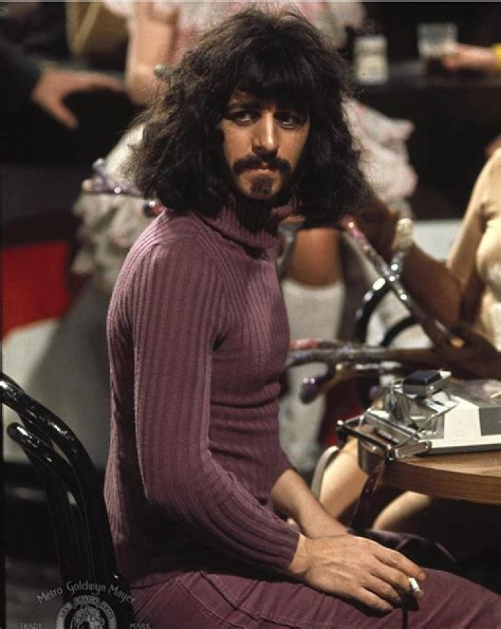 Frank Zappa spotted outside of London. r/beatlescirclejerk