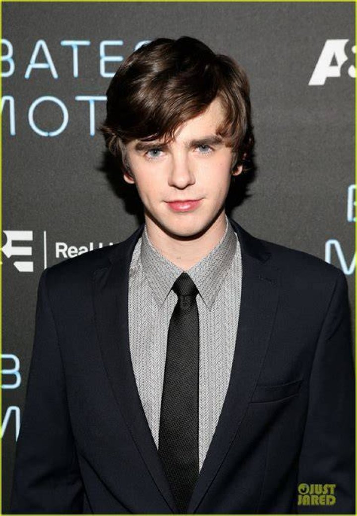 Freddie Highmore & Nicola Peltz 'Bates Motel' Paley Event! Photo